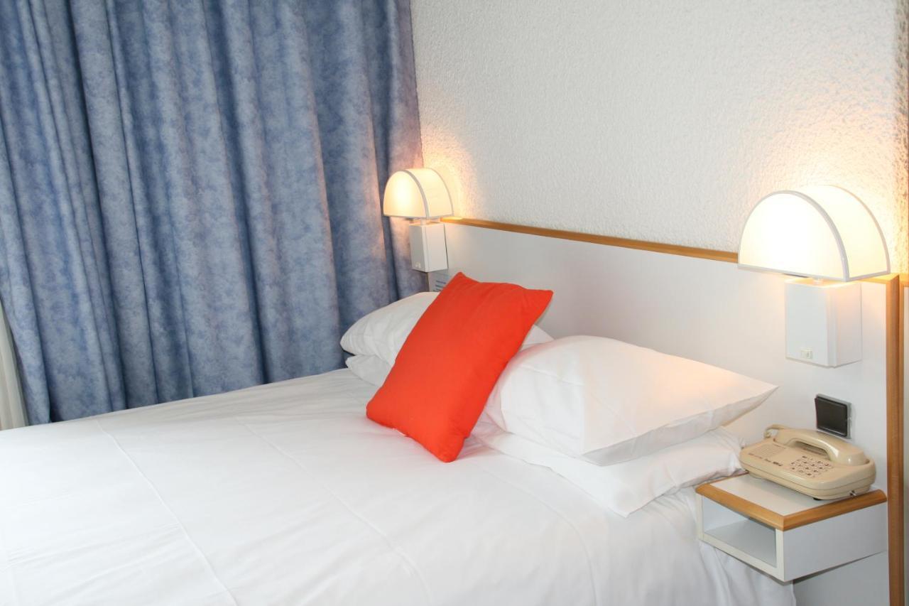 וישי Hotel Des Thermes Les Domes מראה חיצוני תמונה